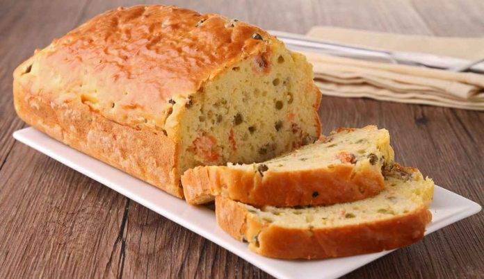 Cake salata con fave e pecorino | Freschezza di stagione