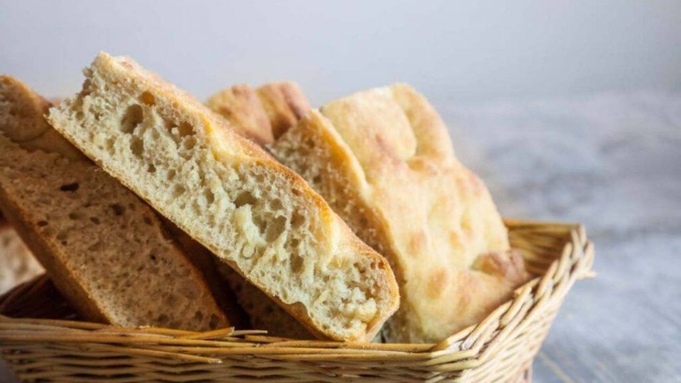 Focaccia soffice con impasto di patate | Ricetta Bimby veloce e saporita