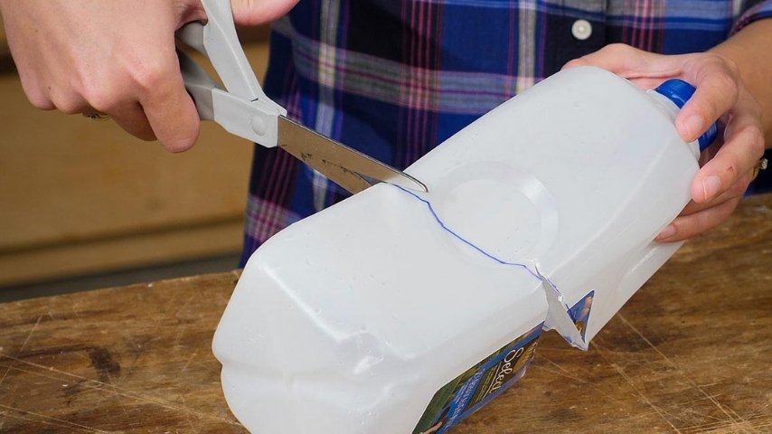 I 10 modi per riciclare le taniche in plastica che rivoluzioneranno il tuo orto