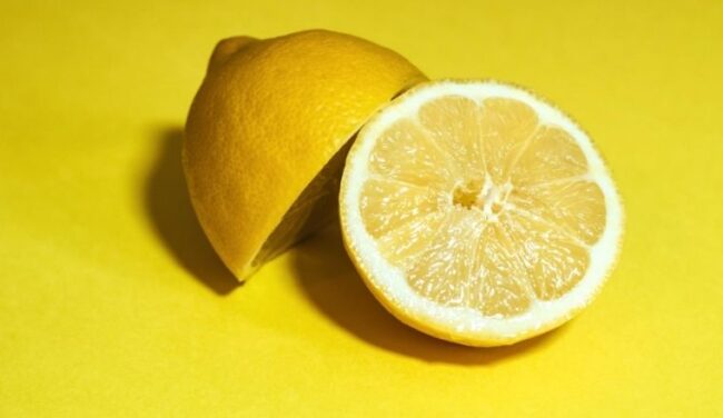 Limone: 12 consigli per utilizzarlo nelle le pulizie di casa