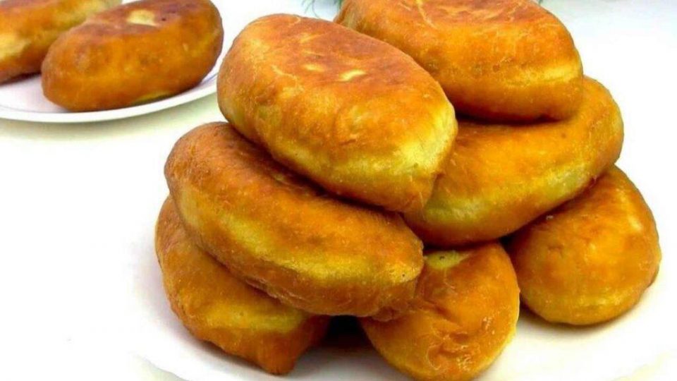 Panini farciti con salsicce e friarielli | perfetta fusione tra Sicilia e Campania