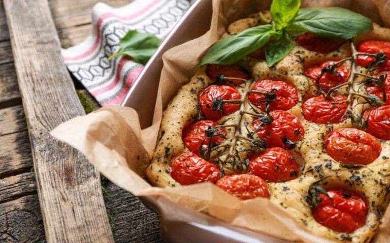 Pizza veloce con farina di grano duro | Facile e veloce