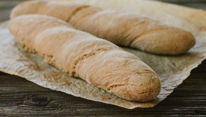 Sfilatini di pane croccanti | Fragranti fuori ma morbidi dentro