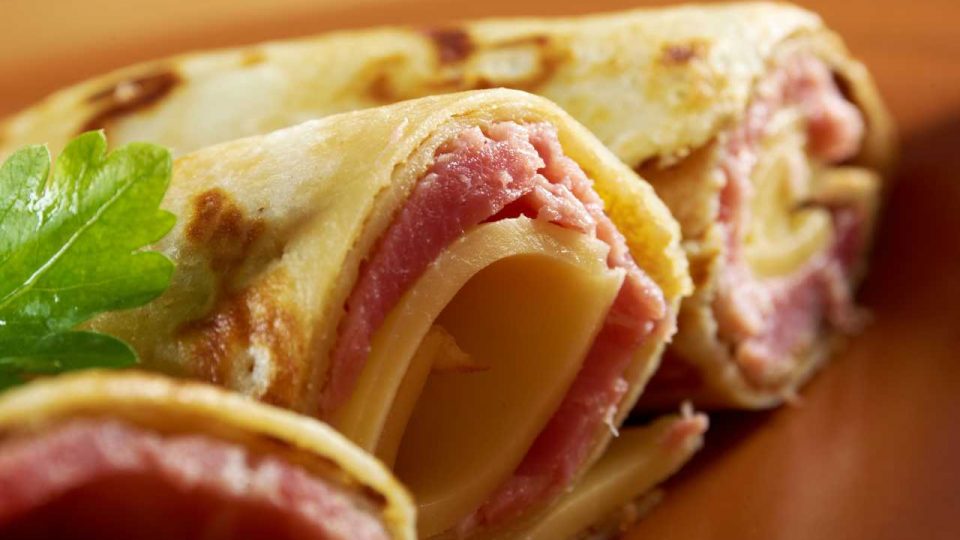 Toast arrotolato al forno | Cena stuzzicante pronta in 10 minuti