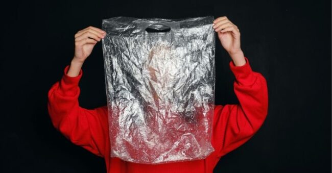 10 idee originali per riciclare in modo creativo le buste di plastica