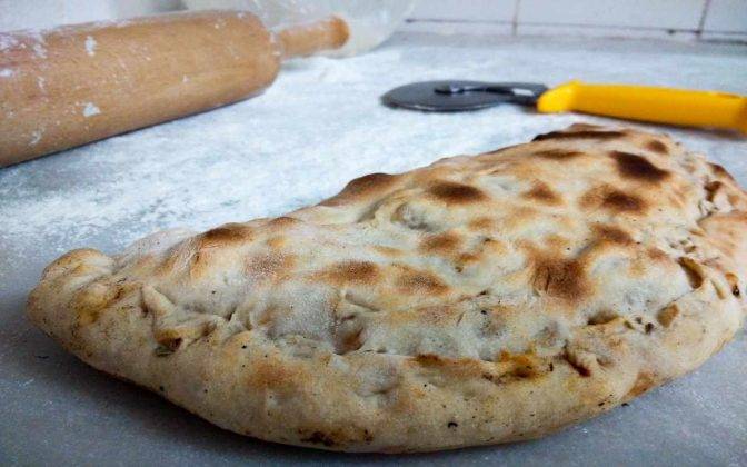 Calzoni ripieni, ricetta Bimby | Buoni sia fritti che al forno