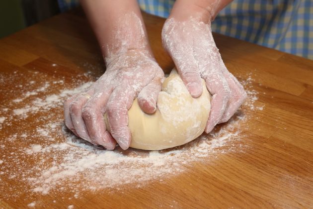 Come si fa il pane in casa? Ecco la ricetta del pane casereccio