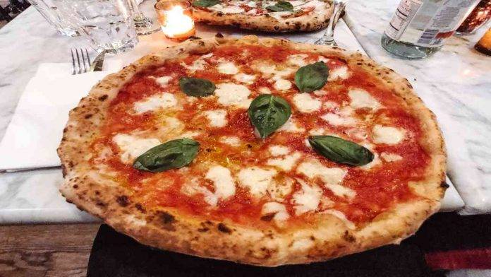 Pizza Sorbillo | Ecco la ricetta per prepararla in casa